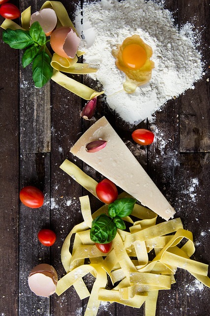 How can a CMMS help track equipment performance in food and beverage?