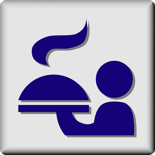 How does a CMMS help manage maintenance budgets in facilities management?