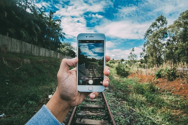 The Impact of Mobile CMMS on Facility Management Efficiency The Impact of Mobile CMMS on Facility Management Efficiency
