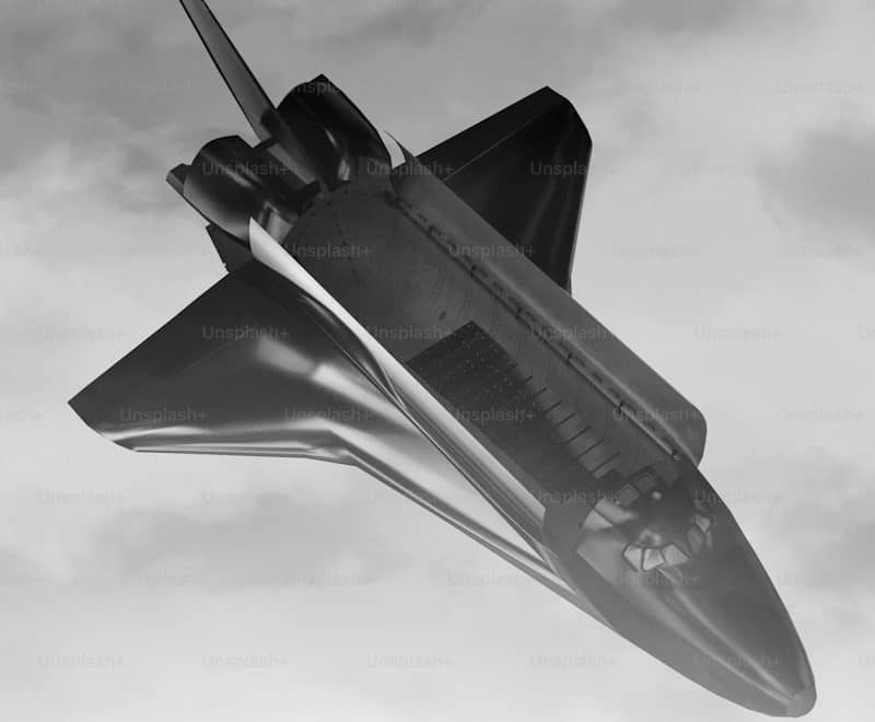 What are the advantages of using a CMMS in the aerospace and defense industry?