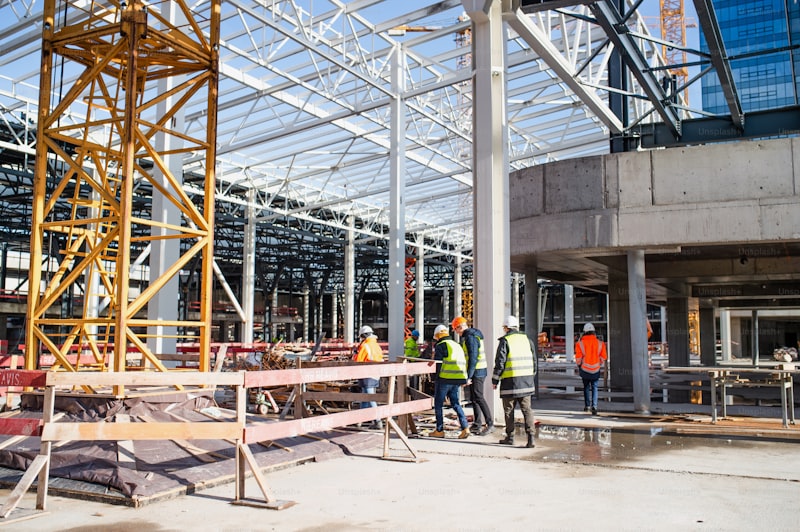 What are the benefits of using a CMMS in the construction industry?