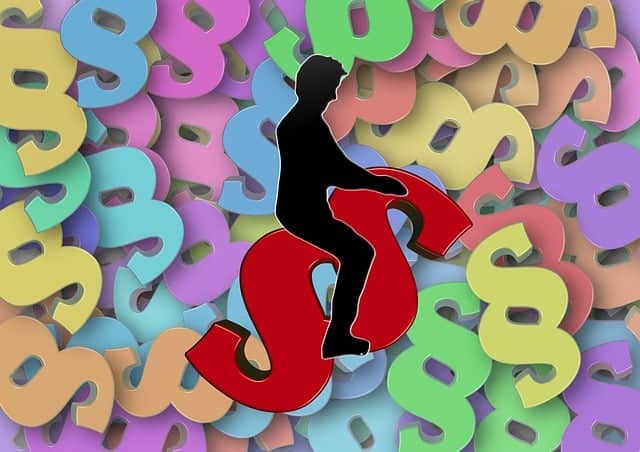 What is the role of a CMMS in ensuring regulatory compliance in telecom maintenance?